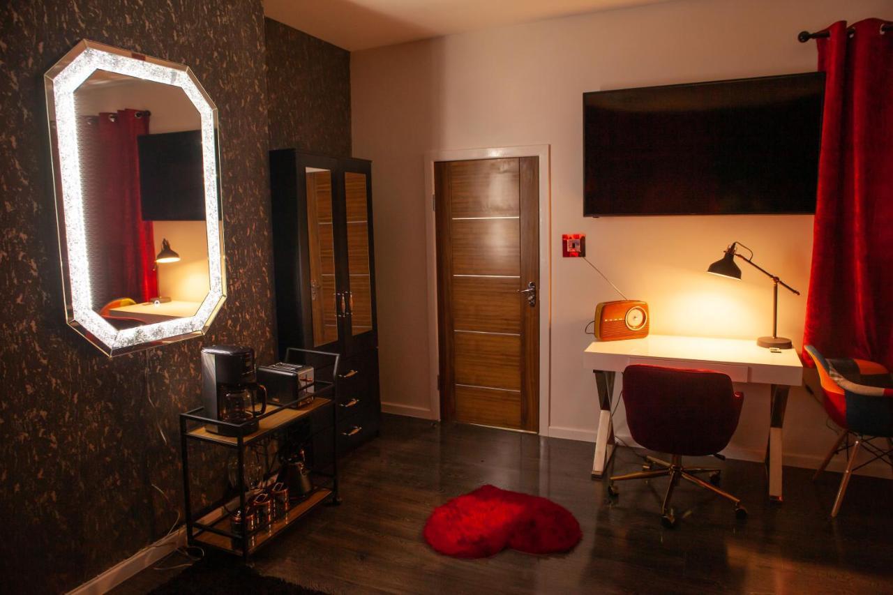 Opulent 1 Bedroom Cosy Suite Бирмингам Екстериор снимка