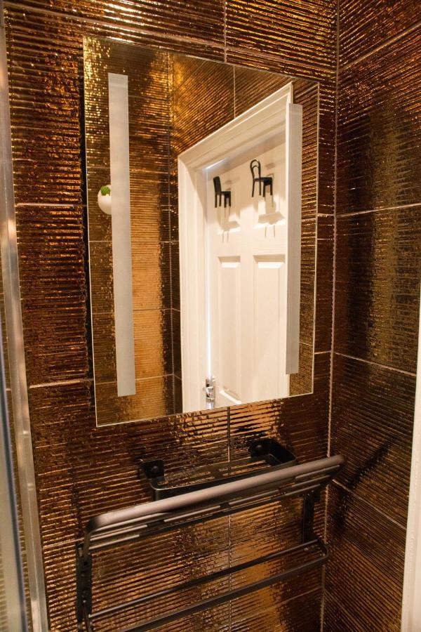Opulent 1 Bedroom Cosy Suite Бирмингам Екстериор снимка